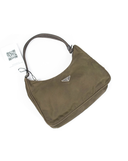 Prada – Nylon Hobo 2000 (22,5 x 7 x 17 cm)