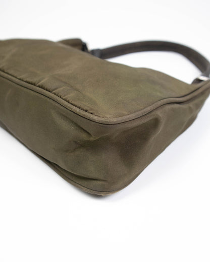 Prada – Nylon Hobo 2000 (22,5 x 7 x 17 cm)