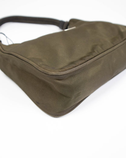 Prada – Nylon Hobo 2000 (22,5 x 7 x 17 cm)