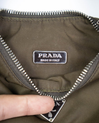 Prada – Nylon Hobo 2000 (22,5 x 7 x 17 cm)