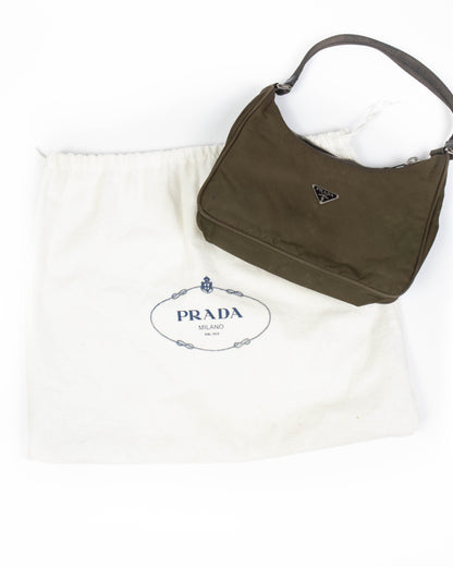 Prada – Nylon Hobo 2000 (22,5 x 7 x 17 cm)