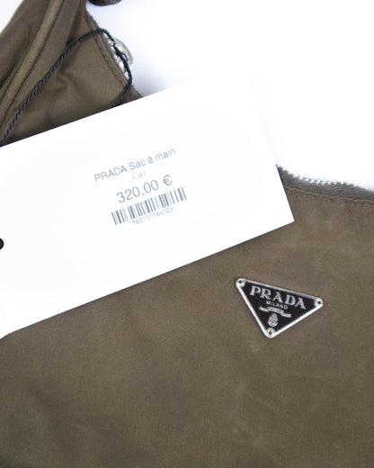 Prada – Nylon Hobo 2000 (22,5 x 7 x 17 cm)